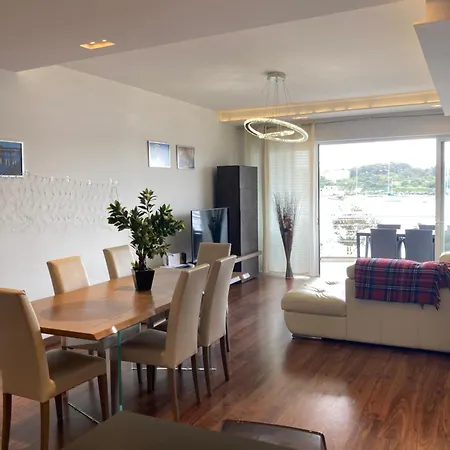 Luxury Seafront With Valletta Views דירה סליאמה