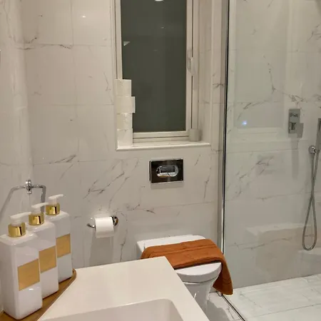 Luxury Seafront With Valletta Views Apartment *