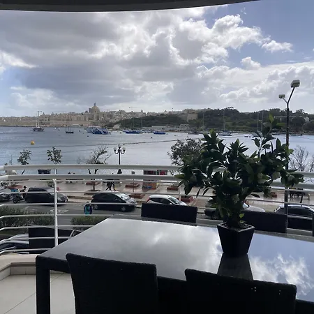 Luxury Seafront With Valletta Views *