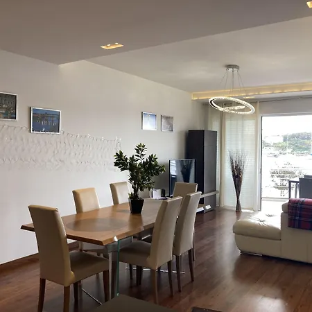 Luxury Seafront With Valletta Views Apartment *