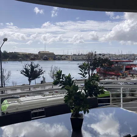 Luxury Seafront With Valletta Views *