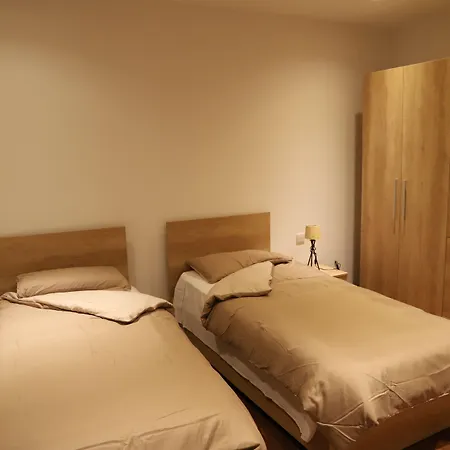 Luxury Seafront With Valletta Views شقة *